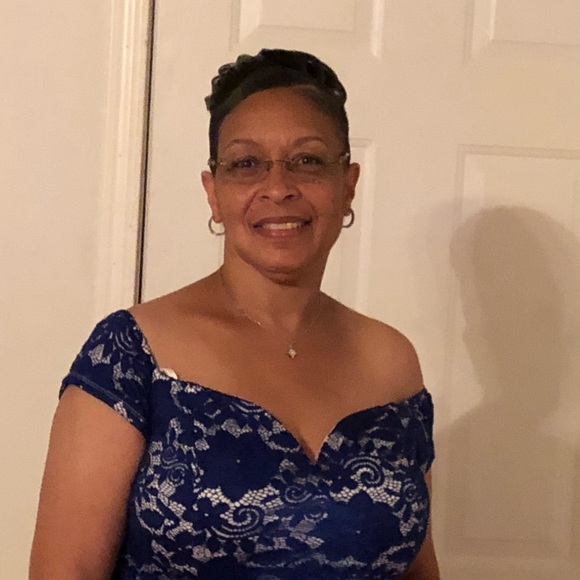 Meet your Posher, Cassandra - Picture 1 of 1